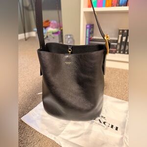 EUC Coach Bleecker Bucket Bag - Black